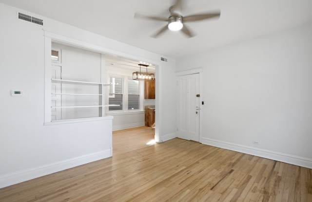 1735 West Waveland Avenue Gallery 2