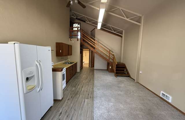300 Pheasant Dr Apt B - 300 Pheasant Drive, Evergreen, MT 59901