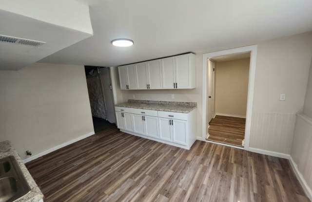 Charming 1BR Home in McKees Rocks, Section 8 Considered! Gallery 3