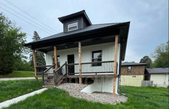 3196 Windsor Ave photos photos