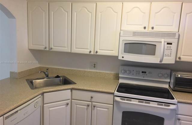 2571 Aragon Blvd photos photos