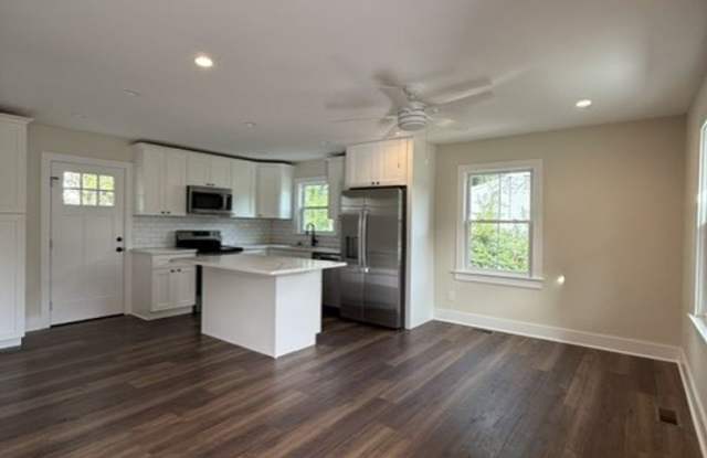 STUNNING FULLY REMODELED 2BR HOME! GORGEOUS UPGRADES & MOVE-IN READY! Gallery 4