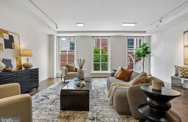 233 CHESTNUT Street Gallery 4