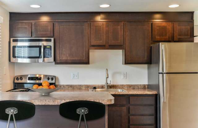 Lake Village Townhomes Gallery 2