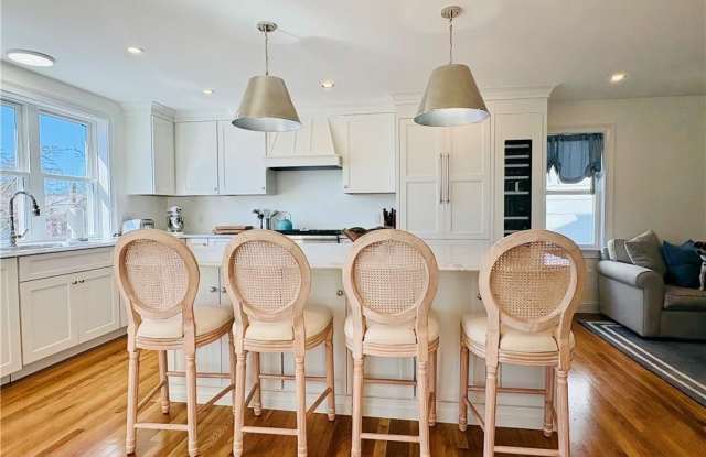 11 W. Narragansett Avenue - 11 West Narragansett Avenue, Newport, RI 02840 11 W. Narragansett Avenue - 11 West Narragansett Avenue, Newport, RI 02840