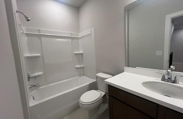Room in 4 Bedroom Home at Waterfall Ct photos photos