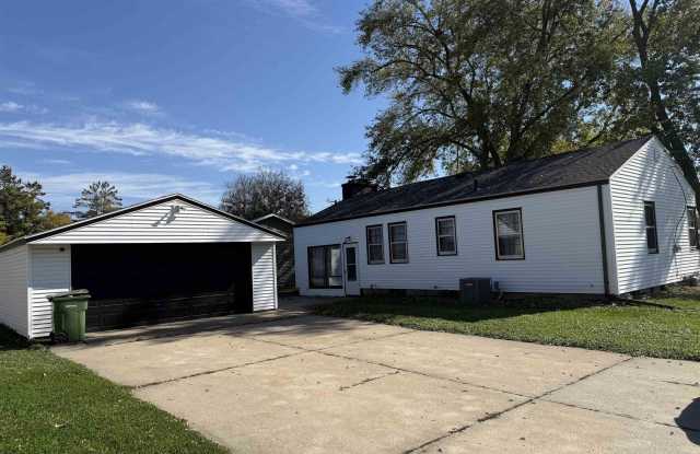 1710 HUNTINGTON Gallery 3
