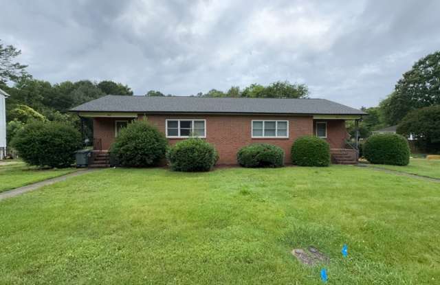 2112 N Stewart Avenue photos photos