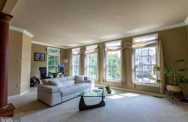 15824 GLACIER COURT Gallery 4