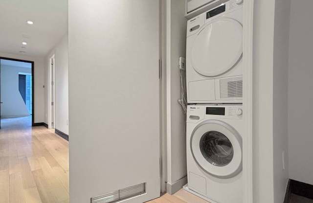 53 W 53rd St Apt 15A Gallery 3