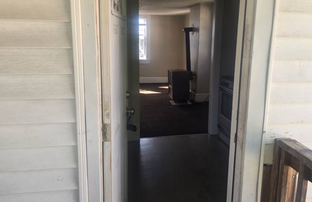 Amherst (372-374) Gallery 3