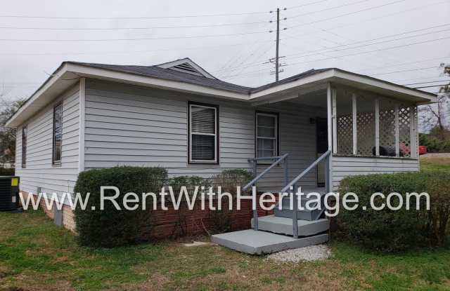 GRANDPA'S BUNGELOW/ CHARMING RANCH HOME/ TOTALLY RENOVATED/ PRIVATE YARD Gallery 4