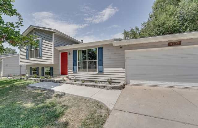 Cul-de-Sac Comfort | Updated Interior + Large Fenced Yard photos photos