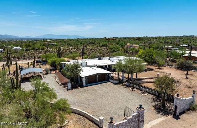 6921 N Camino Verde Gallery 1