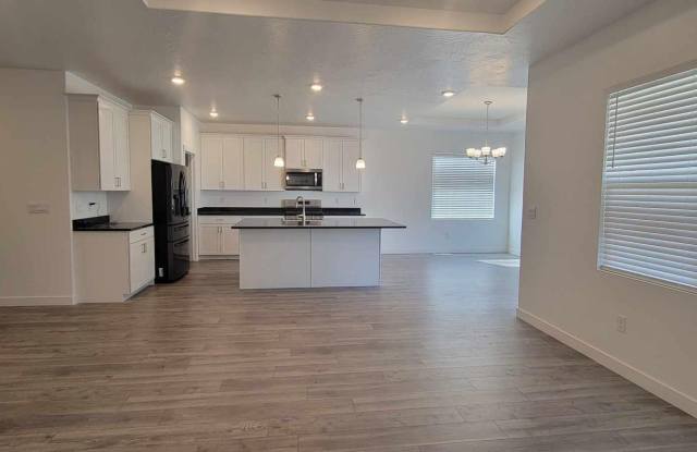 Old Sorrel House Available Now! Gallery 4