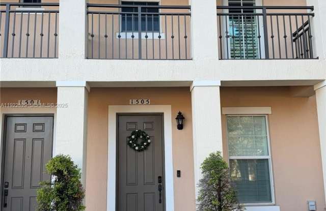 1505 SW 147th Ave photos photos