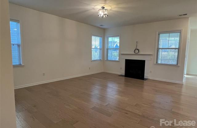5016 Britannia Boulevard Gallery 4