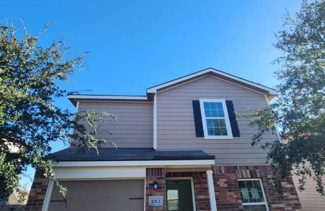 BEAUTIFUL HOME IN JARRELL. MOVE IN READY!. photos photos