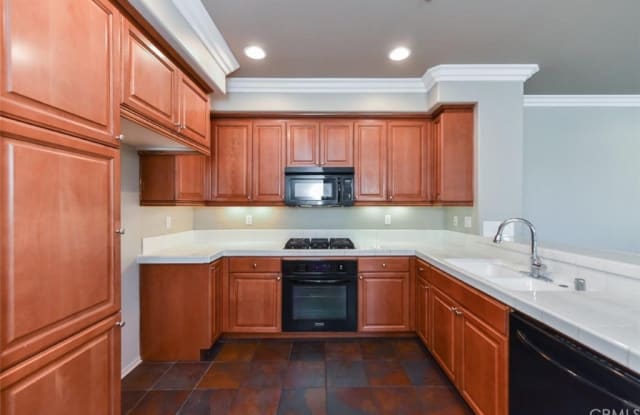 2640 W Madison Circle - 2640 West Madison Circle, Anaheim, CA 92801