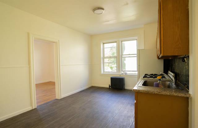 573 AVENUE E Gallery 2