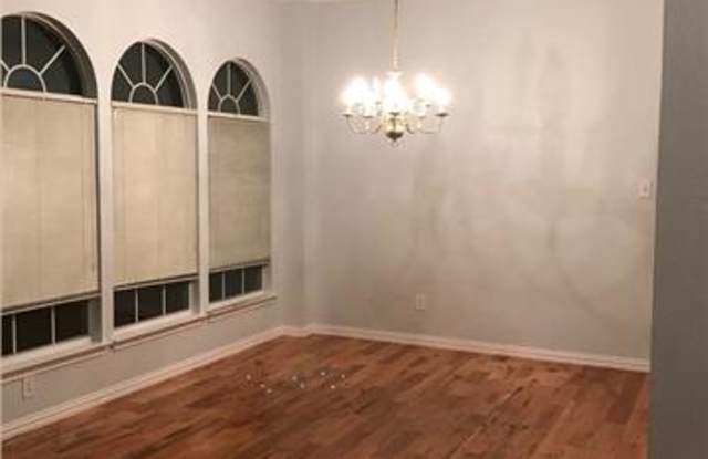 1504 Edinburgh Lane Gallery 4