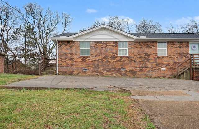 Two Bedroom Ranch in North Nashville - 1/2 Off First Months Rent! photos photos