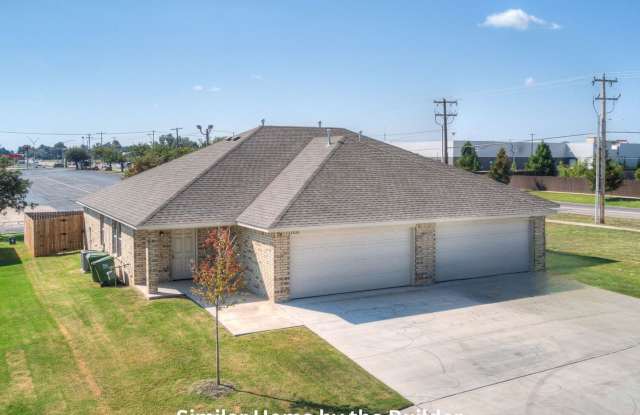 3-Bed, 2-Bath Home in Yukon – Pet-Friendly with 2-Car Garage photos photos