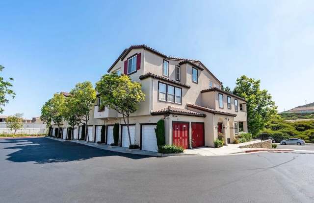 Amazing Townhouse For Rent photos photos