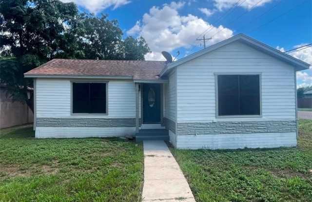 2002 Thornton Street photos photos