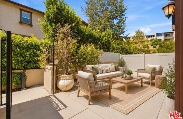 732 Tennis Club Ln Gallery 4