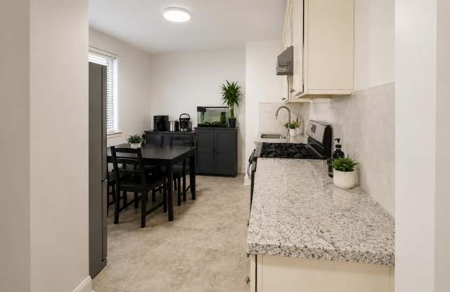 73 SANFORD PL Gallery 4