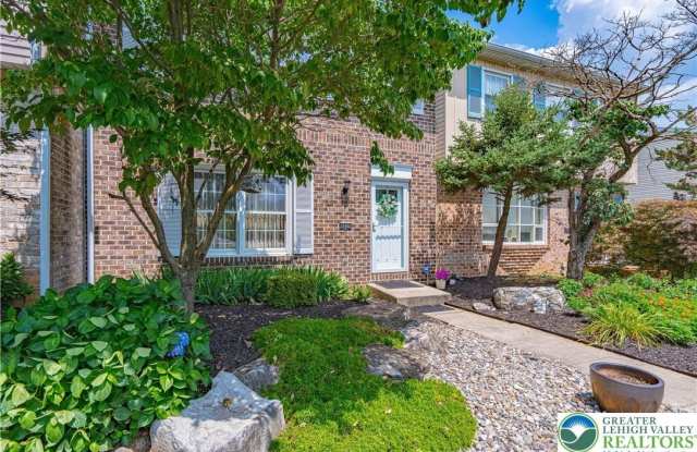 4531 N Hedgerow Drive photos photos