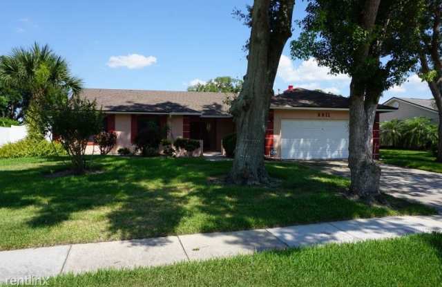 8011 Gillette Ct Gallery 2