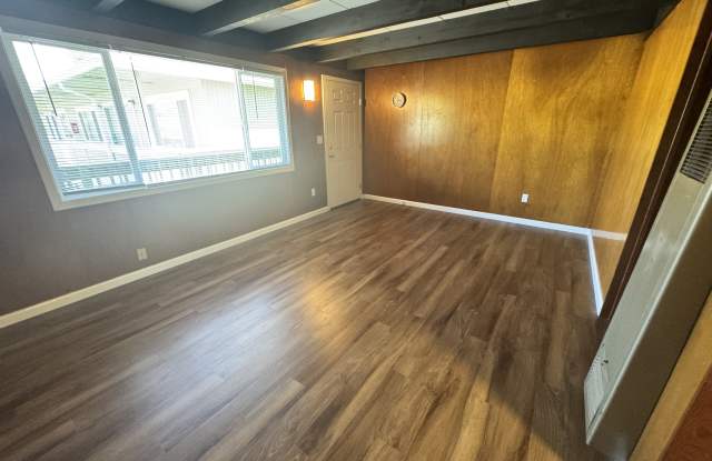 841 18th St photos photos