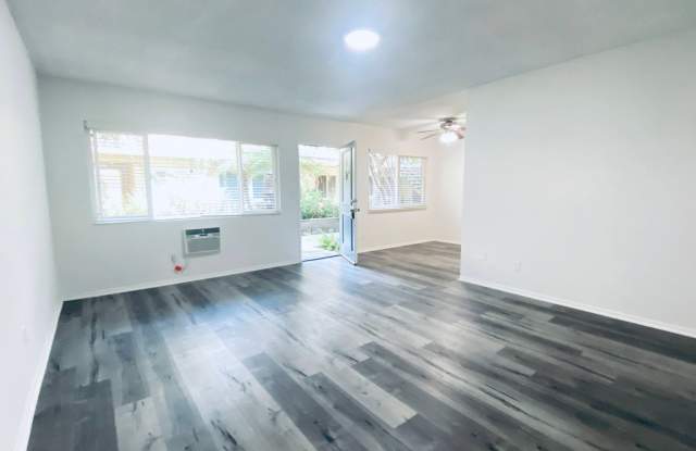7253–7257 Variel Ave. photos photos