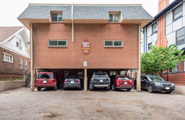 Centrally Located Main Floor One Bedroom w/parking! photos photos