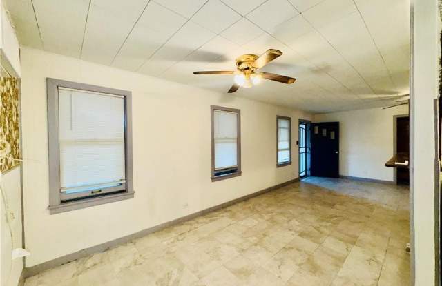 1601 Redwood Avenue Gallery 4