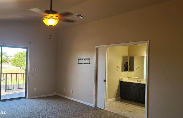 1002 E HEARNE Way Gallery 4