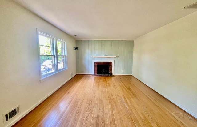 2306 LARKWOOD Gallery 3