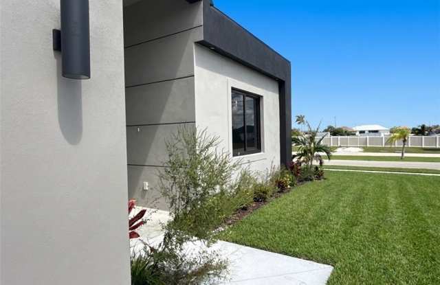 3046 NW 41st Place Gallery 3