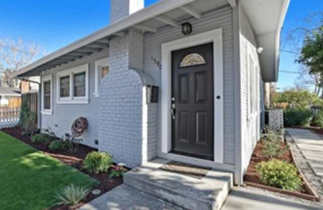 1390 University Avenue photos photos