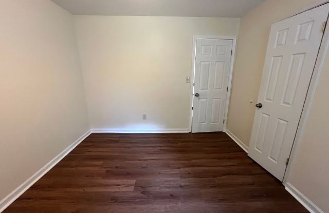 Room in 3 Bedroom Home at Hillsboro Rd SW Gallery 4