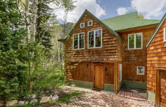 1109 Waters Avenue photos photos