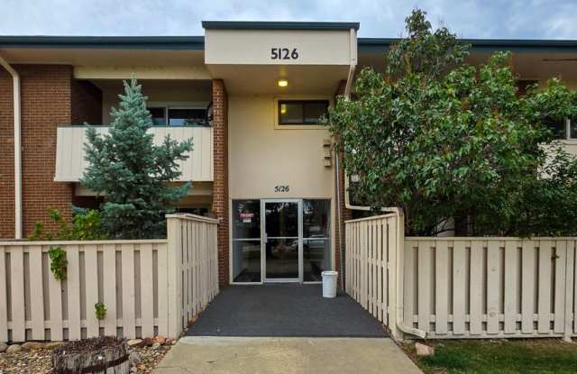 *AVAILABLE NOW*  2 bed 2 bath condo with community pool and on site parking! Gallery 1