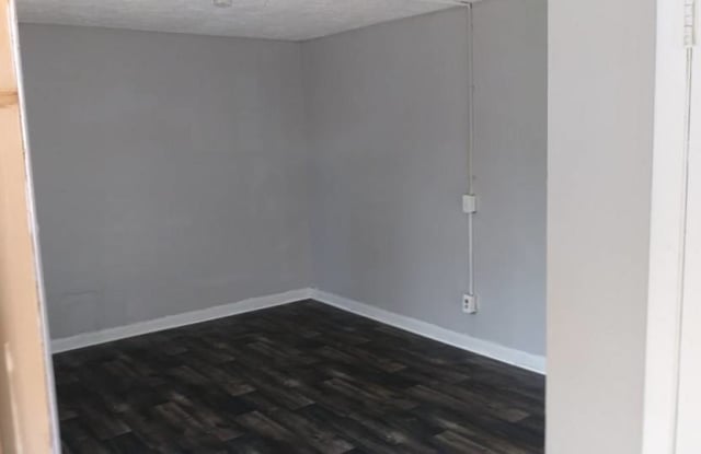 332 Ridge Avenue Gallery 1