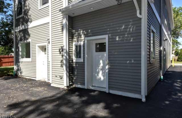 7 Bergen St Gallery 2