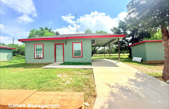 1/1 House in the Country photos photos