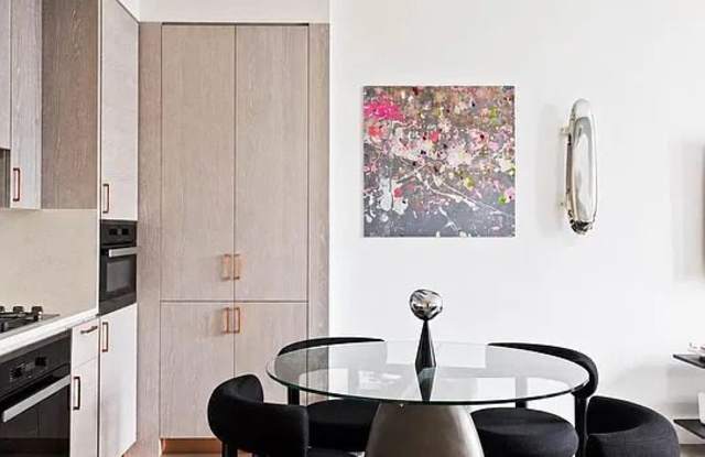 1 City Pt Gallery 2