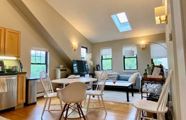 HOT CAMBRIDGE LISTING!!!!! photos photos