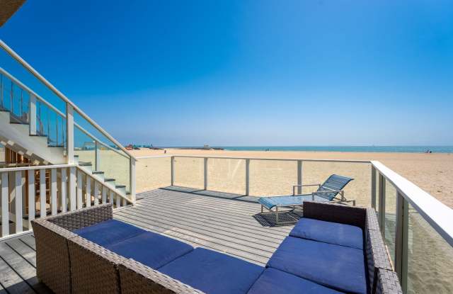 5 Bedroom + 4 Bathroom Home  | Ocean Opulence | Furnished Monthly Rental Gallery 4
